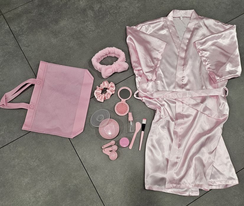 Zestaw spa dla dziewczynki, szlafrok, opaska, przybory, torba