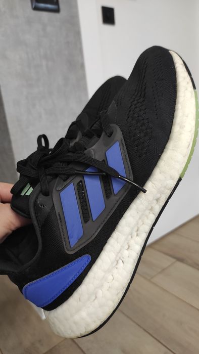 Продаж! Оригінальні кросівки Adidas pозмір 42(us9)