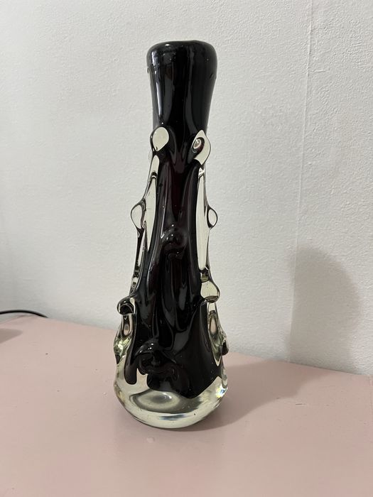 чорна ваза гутне скло