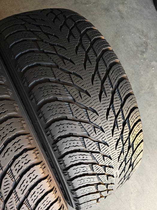 Шини зимові R18 235 55 Nokian Hakkapeliitta R3 SUV