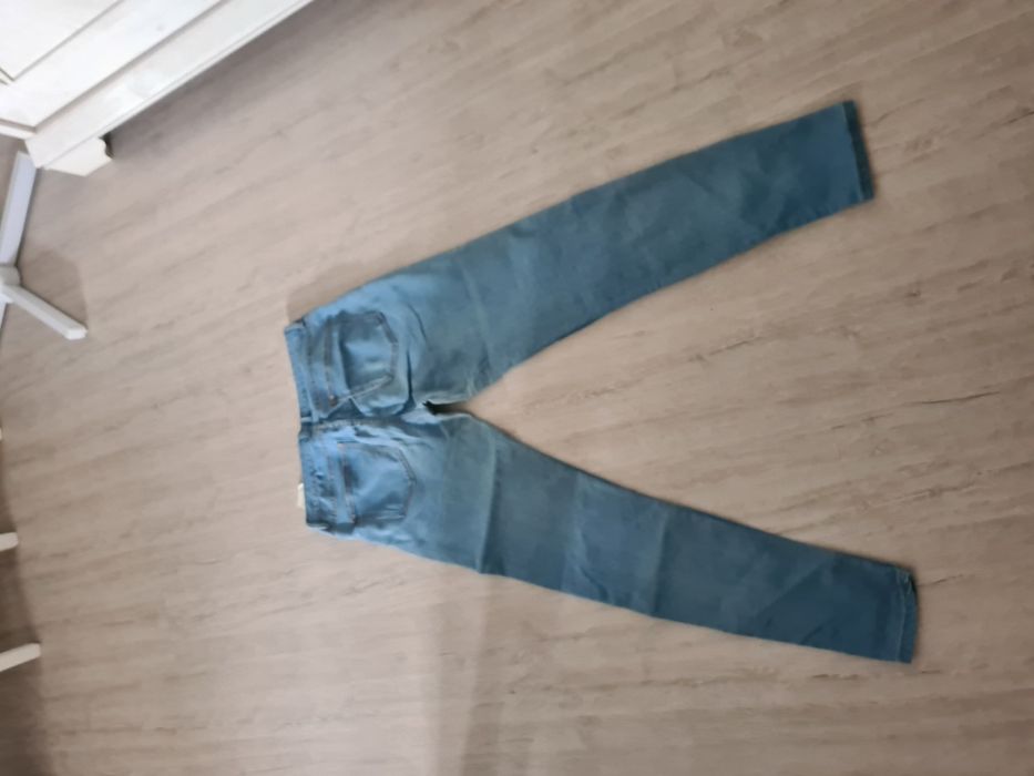 Jeansy elastyczne Bershka