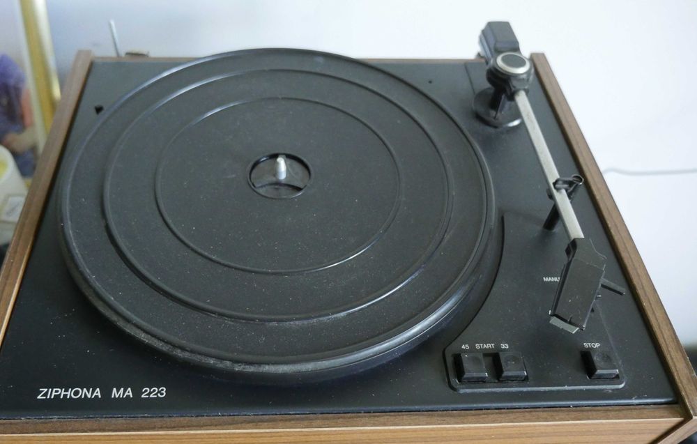 zabytkowy gramofon Ziphona MA 223