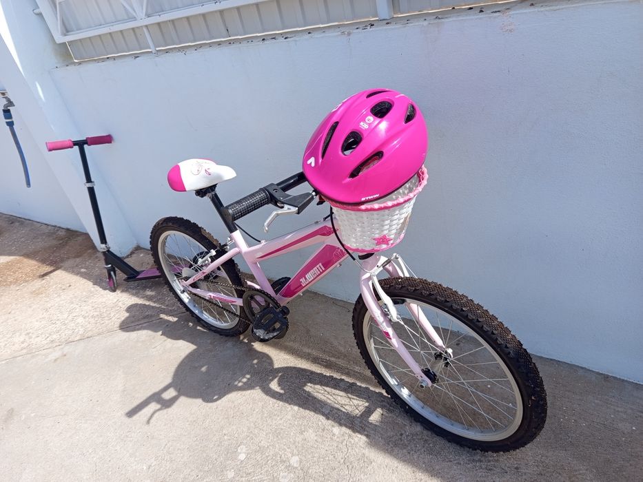 BICICLETA INFANTIL + Trotineta +capacete+ cesto. 85€— 85 €