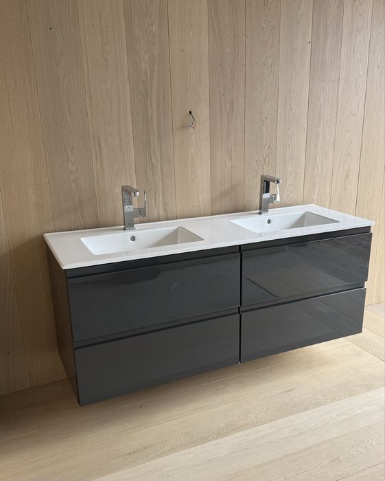 Nowoczesna szafka lazienkowa Delpha 140 cm  Grohe plus