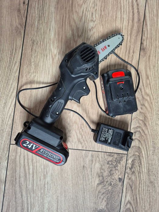 Mini piła łańcuchowa