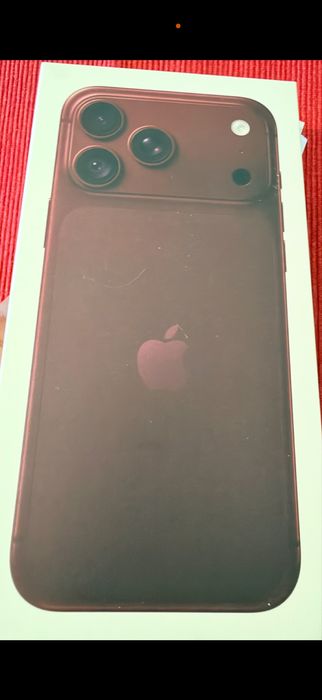 Iphone 18 Pro max 256 GB Bordô selado