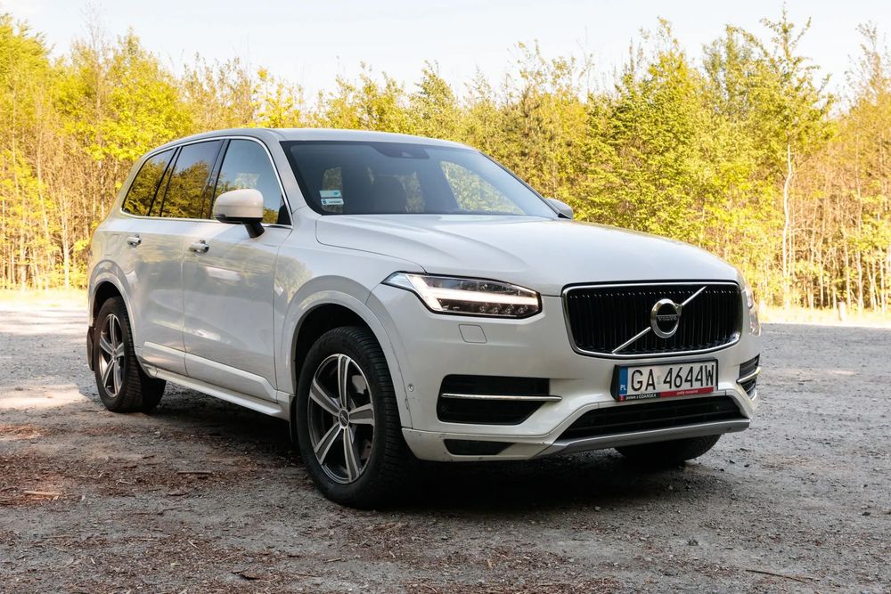 Volvo XC 90 Volvo XC90 D5 AWD Momentum | Audio B&W | Zawieszenie pneumatyczne