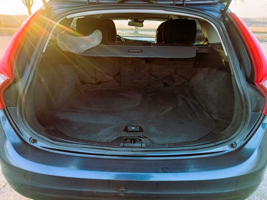 Volvo V60 D2 2012 року(модельний 2013)