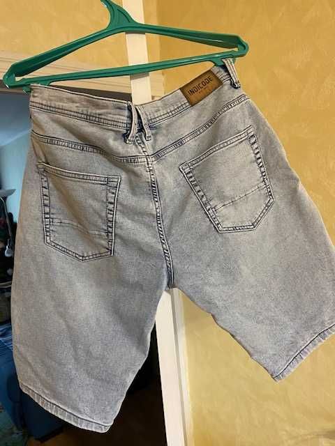 Джинсова куртка - XL, шорти - XL, 2XL.