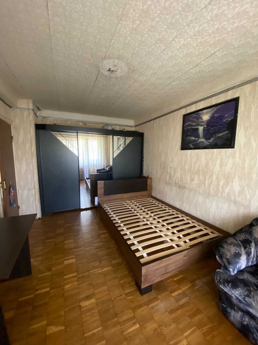Продаж  3 к.  квартири  Дарницька площа,  Харківське шосе 4/1