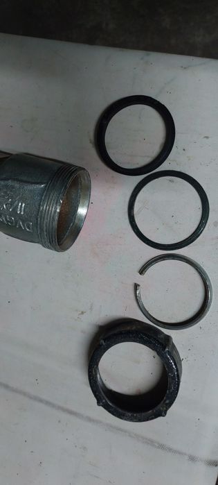 Цанга металева   .