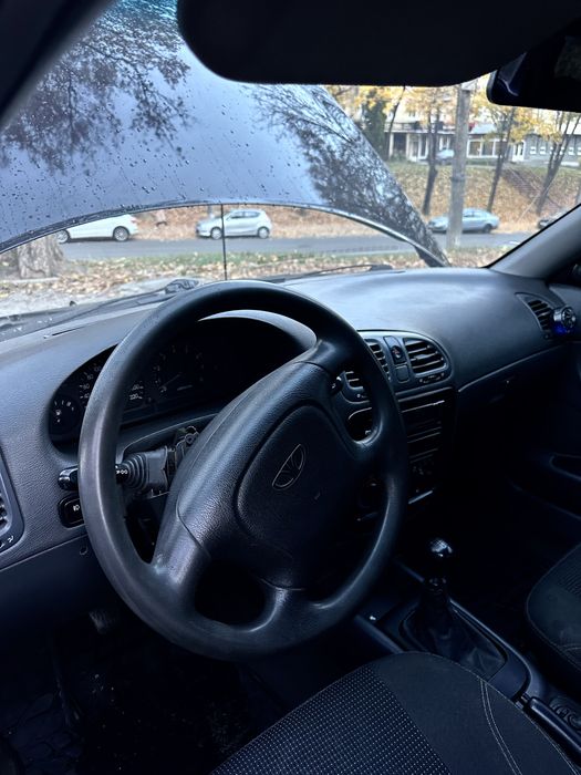 Daewoo Nubira 1998 1.6 бензин седан