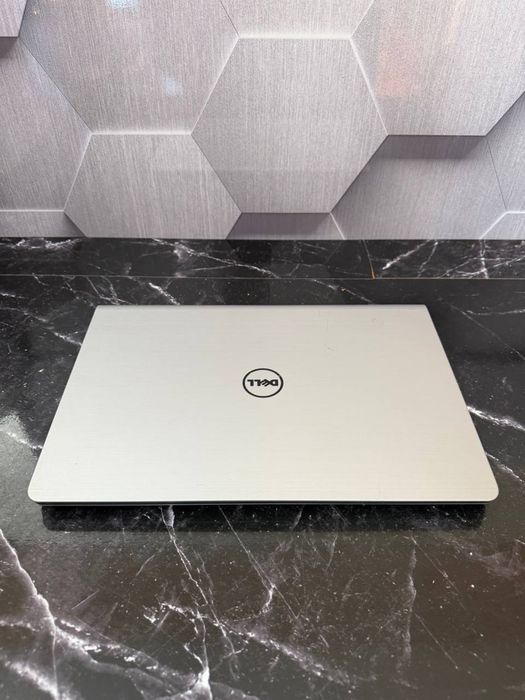 Ноутбук Dell P39F