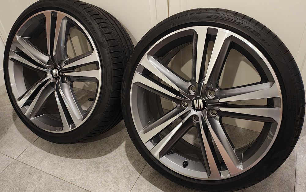 Koła felgi Seat Leon cupra oryginalne 5x112 19x8 et50 235/35 Pirelli
