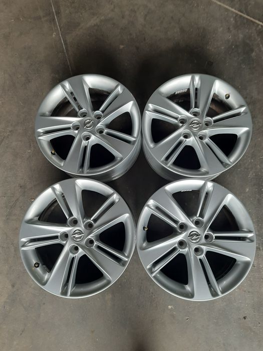 (038) Felgi 17" 5x115 ET 45 7,5j - Opel