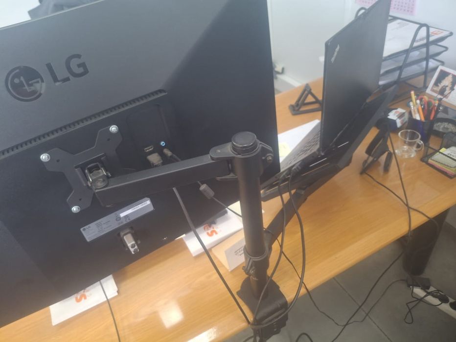 Monitor LG 32" e suporte