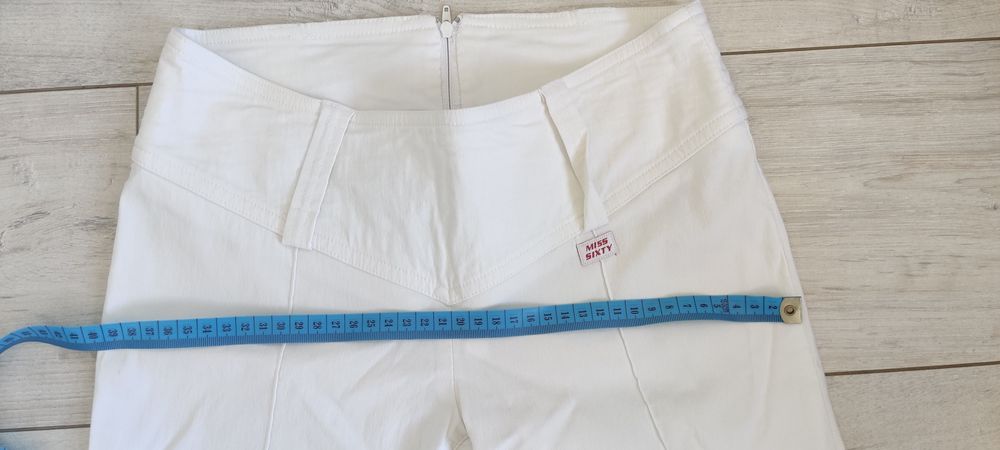 Białe spodnie elastyczne Miss Sixty