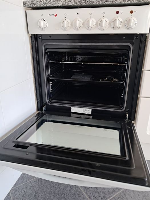 Forno, placa e exaustor Fagor