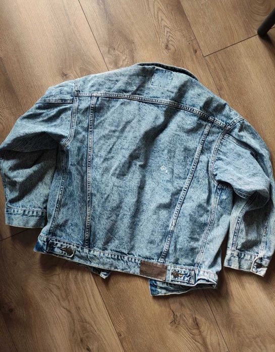 Jeansowa kurtka Bershka