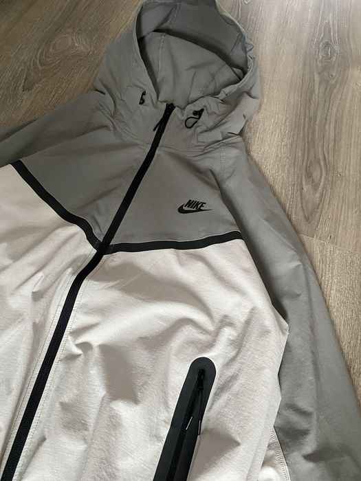 Nike Tech Woven Grey HM7151-014 windbreaker
