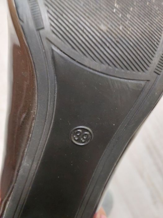 Туфлі жіночі лакові