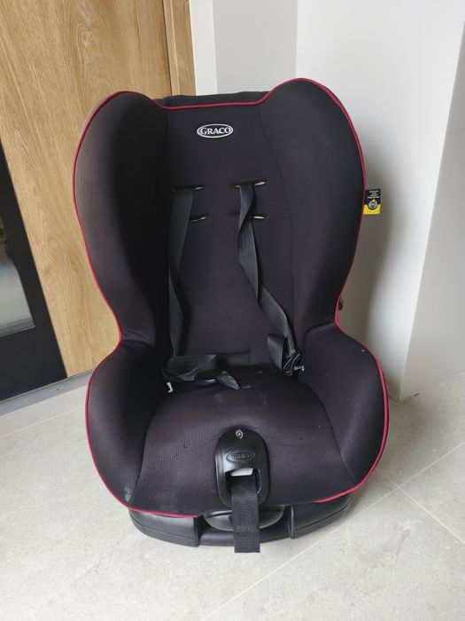 Sprzedam używany fotelik dla dziecka Graco coast 9-18kg