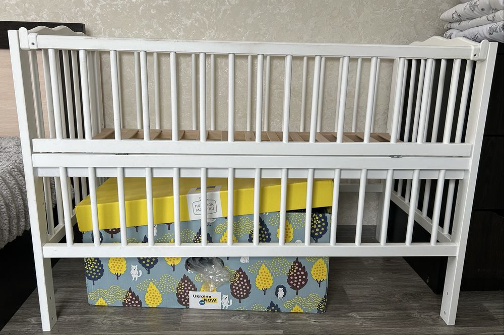 Дитяче ліжечко б/у