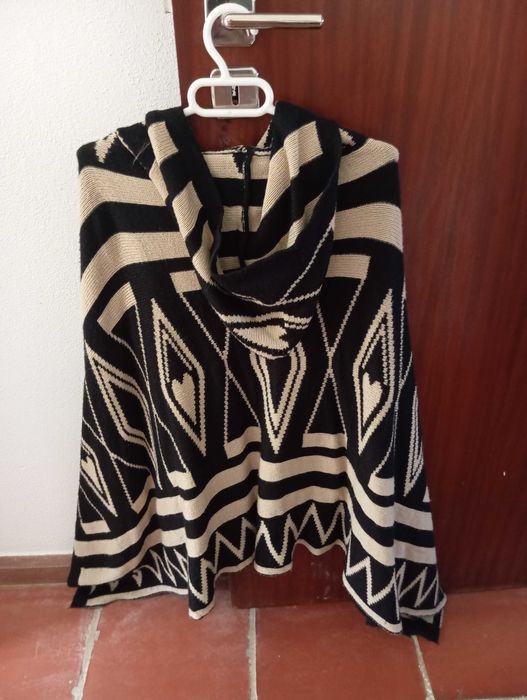 Poncho preto e creme, Tamanho único