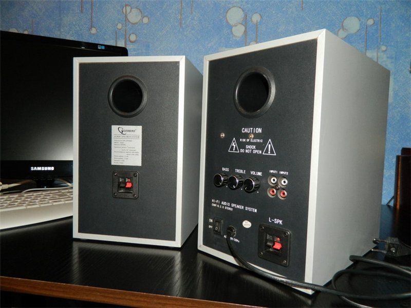 Colunas Monitoras Amplificadas em Madeira - Gembird WCS700