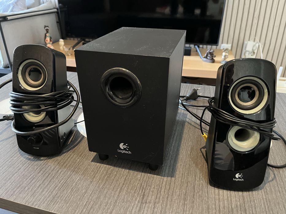 Colunas Logitech 2.1