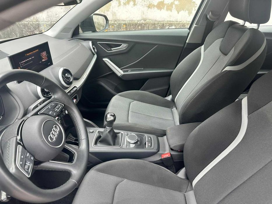 AUDI Q2 30 TFSI em muito bom estado