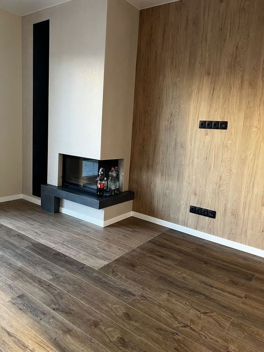 Сучасний таунхаус з ремонтом та меблями і великою ділянкою Крихівці