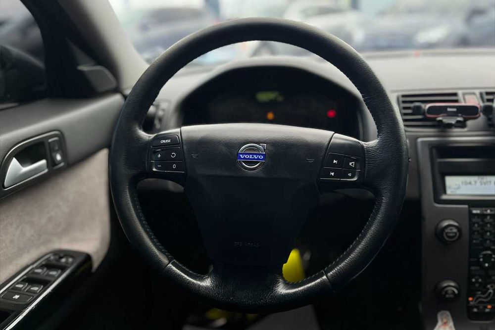 Volvo V50 2004 року