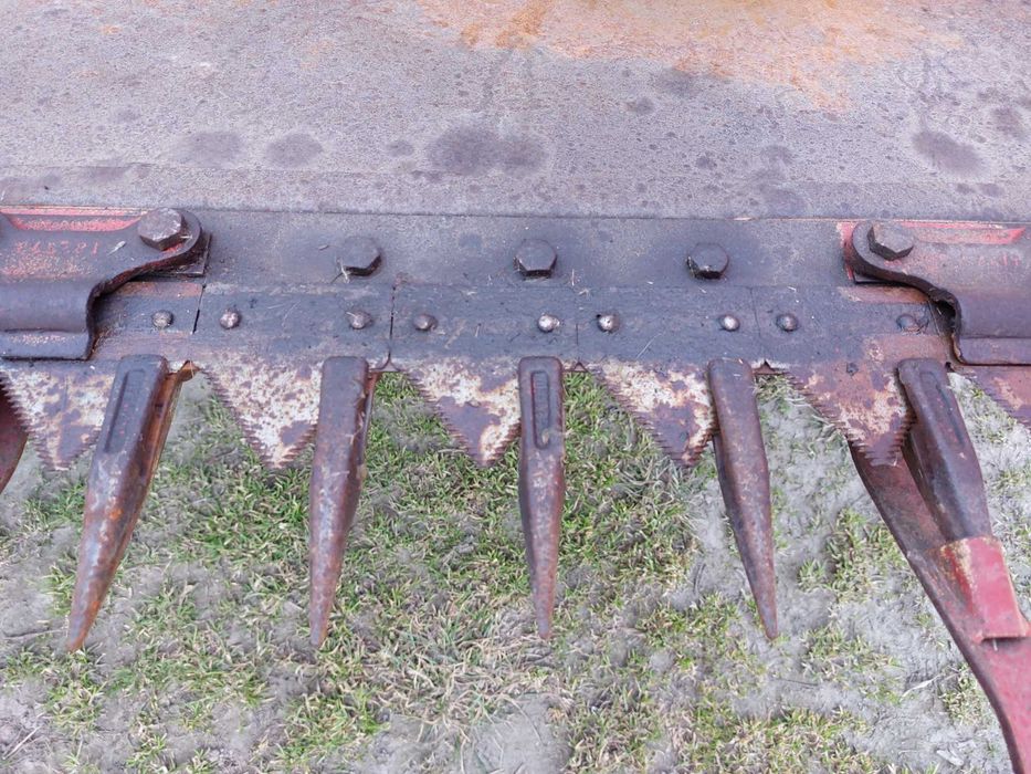 Зернозбиральний комбайн Massey Ferguson 16 2.7m