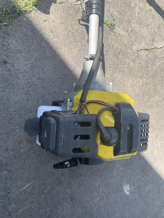 Продам бензокосу