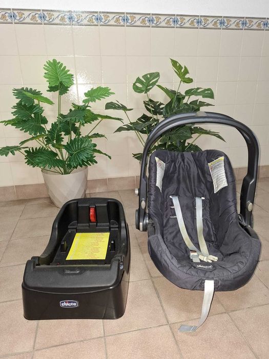 Ovos Chicco – Vermelho e Azul (com base isofix)