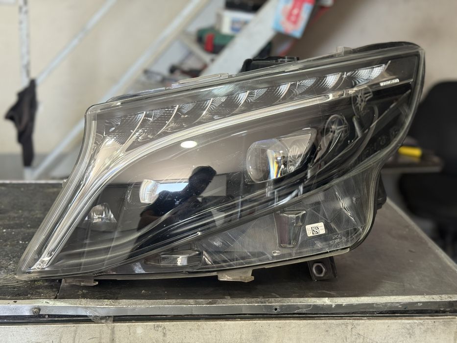 Mercedes V classe w447 farol esquerdo  full led 2021