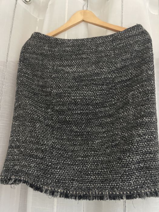 Saia curta com racha em fazenda