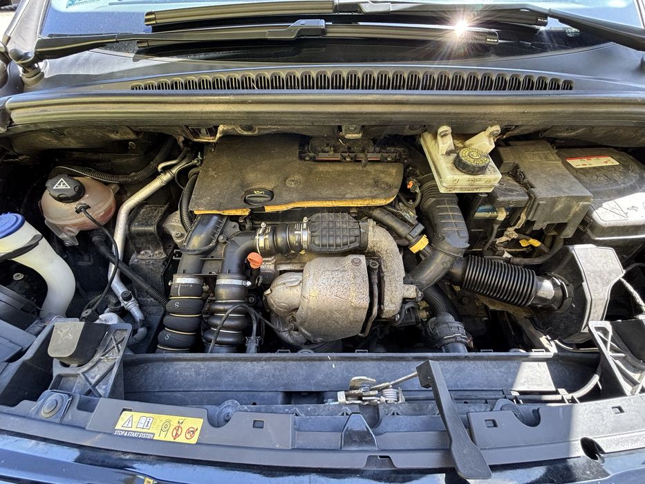 Peugeot 5008 1.6 BlueHDi 120KM AUTOMAT 2015r