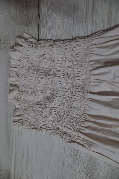 Kremowa sukienka z marszczeniem maxi H&M M