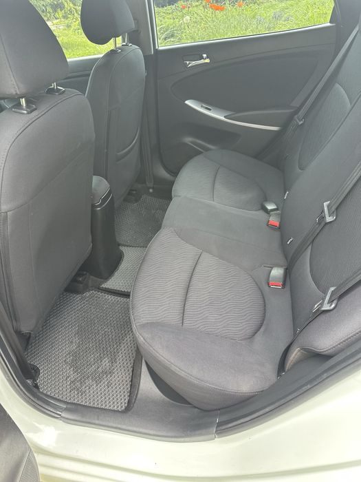 Hyundai Accent 2012