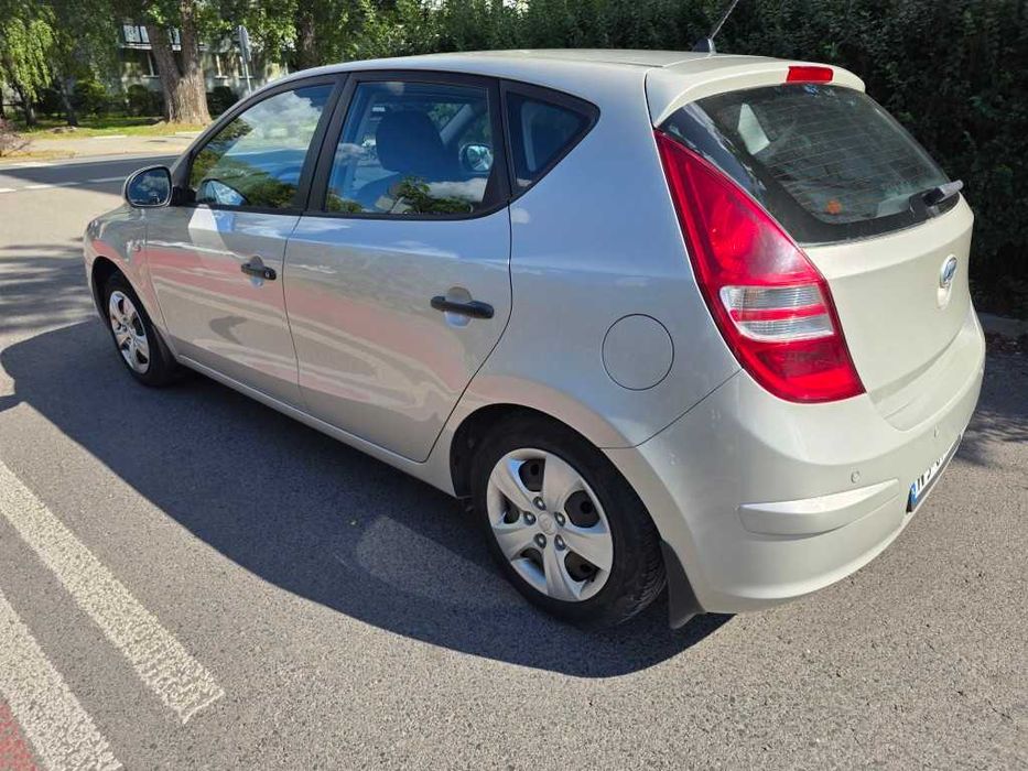 HYUNDAI I30 samochód osobowy