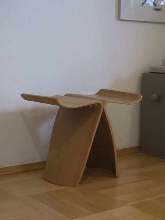 Designerski stołek, stolik, jak Vitra