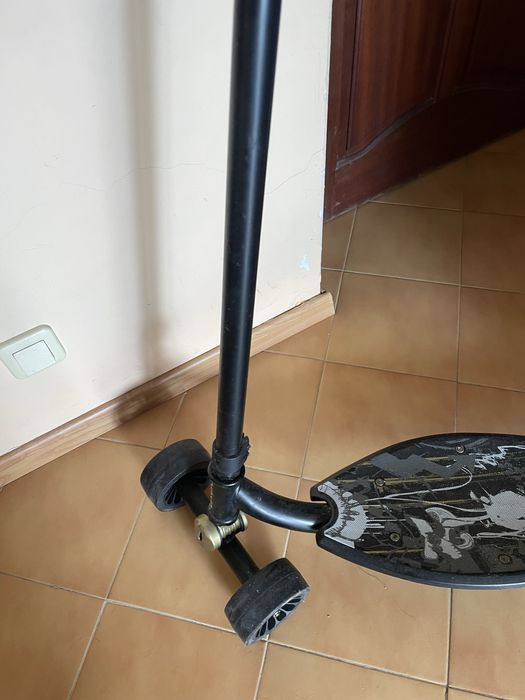 Duas Trotinete de 4 rodas