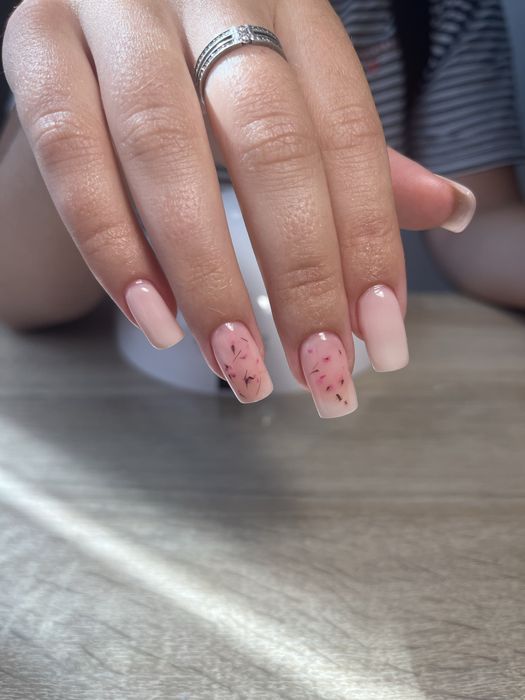 Маникюр наращивание Победа Днепр