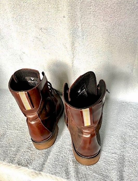 Botas couro Revit