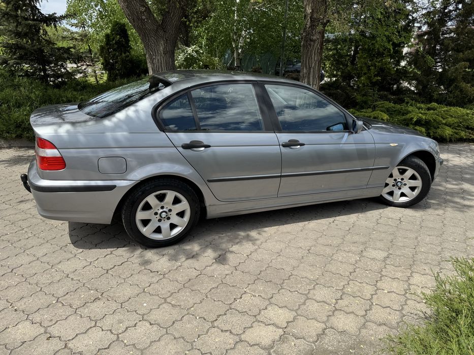 Продам  машину BMW 320