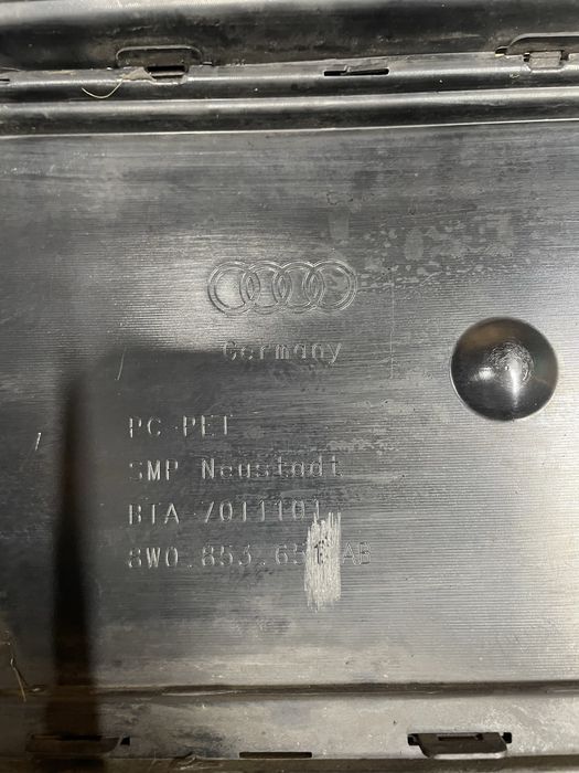 Решітка радіатора Audi A4 B9 16-19 Sline