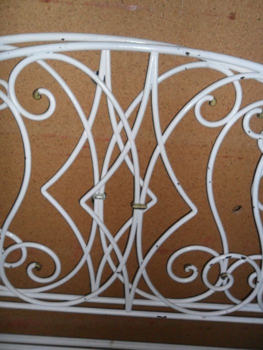 Vintage solid iron single bed64585191843201123