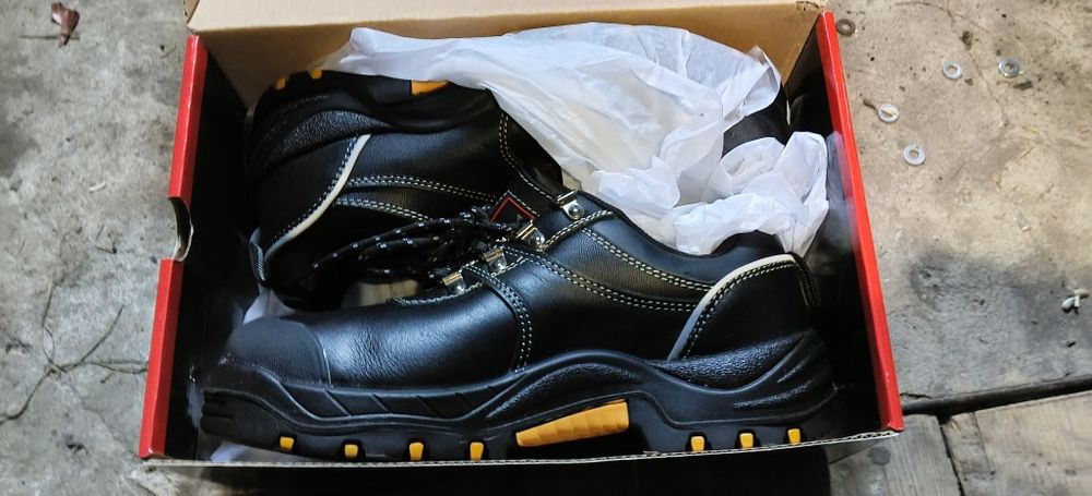 Buty z blachą do pracy 42 nr